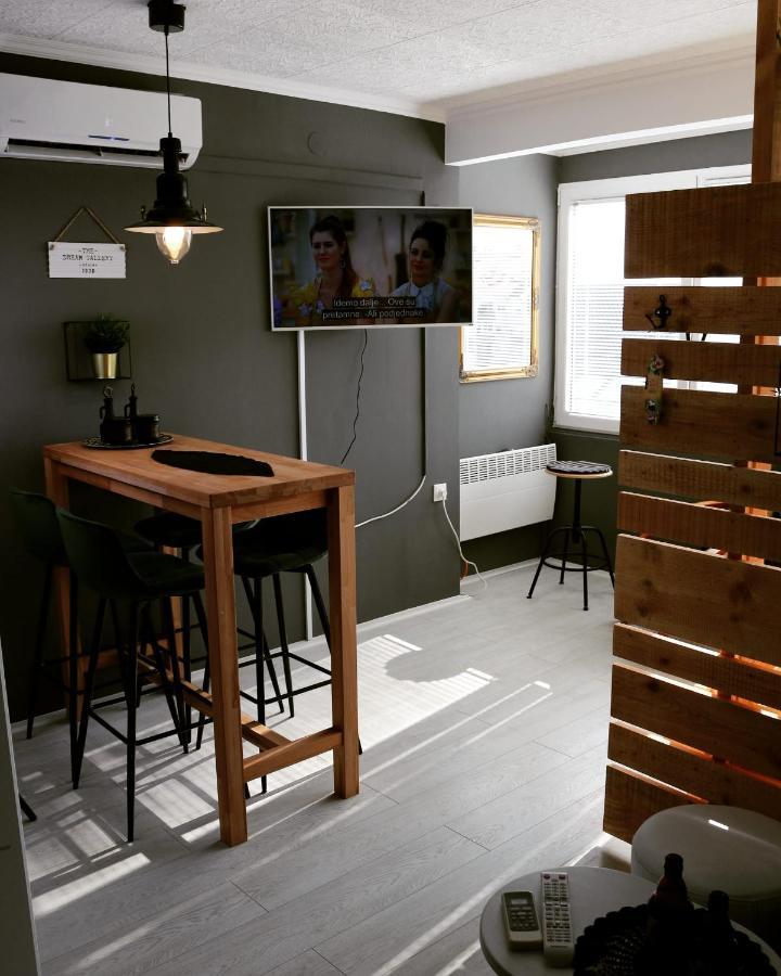 Vida Loca Apartment Osijek Bagian luar foto